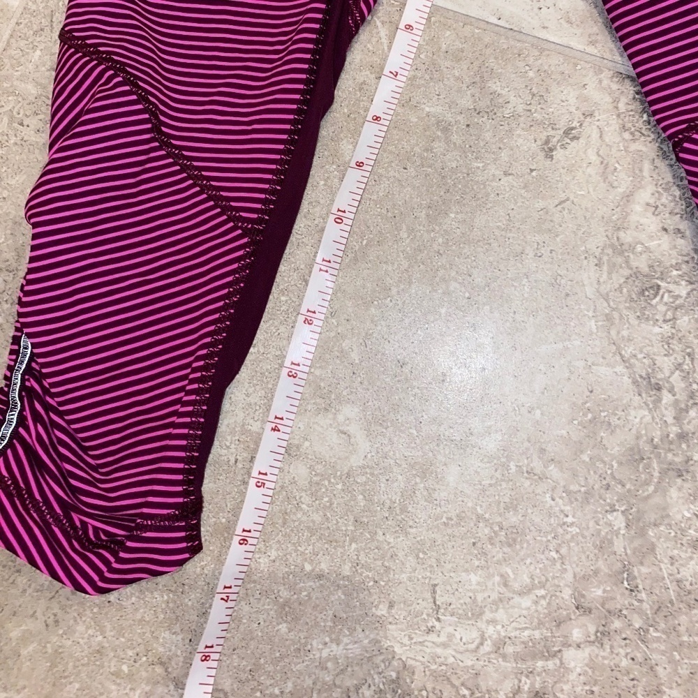 Run For Your Life Crop Hyper Stripe Raspberry Glo Light - Picture 3 of 8